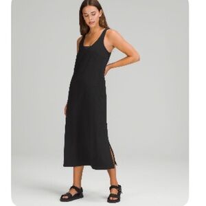 Lululemon V-Neck Reversible Midi Dress Black Size 8 NWOT